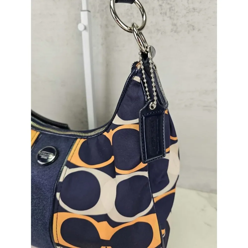 Coach Poppy Linear Signature 